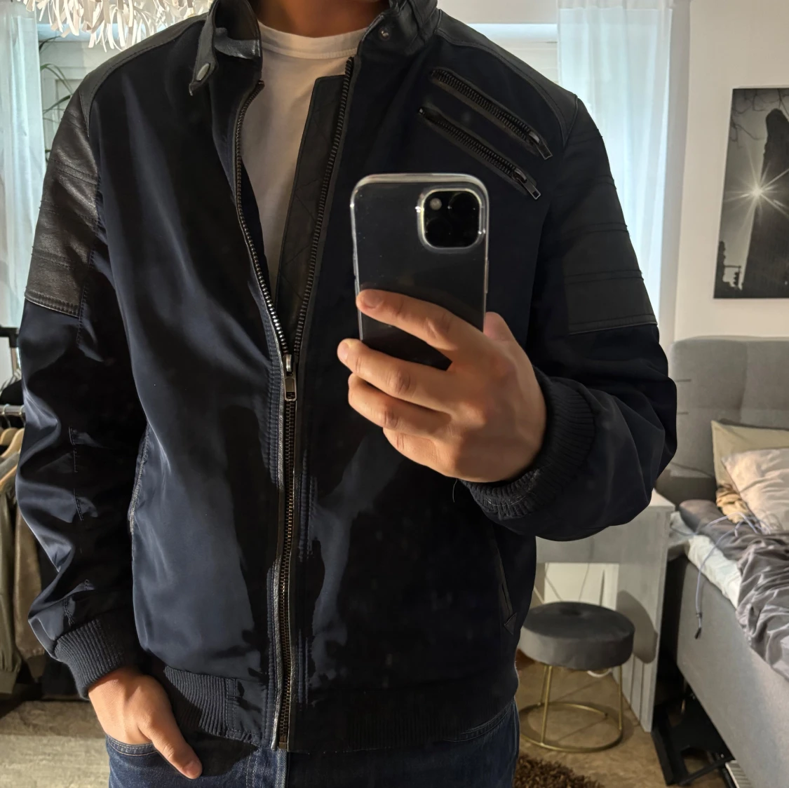 Mörkblå bomberjacka från Jofama