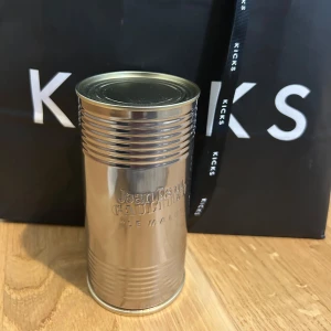 Jean Paul Gaultier Le Male parfym 40ml - Säljer den fantastiska parfymen med en fint doft för sommaren som jag har fått som present. Den är oanvänd men jag har råkat öppna eftersom jag visste inte att jag skulle få samma som jag har. Priset går att diskutera. ( kvitto finns)
