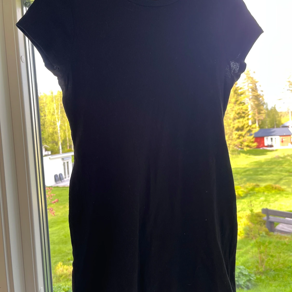 Svart kortärmad klänning  - 1