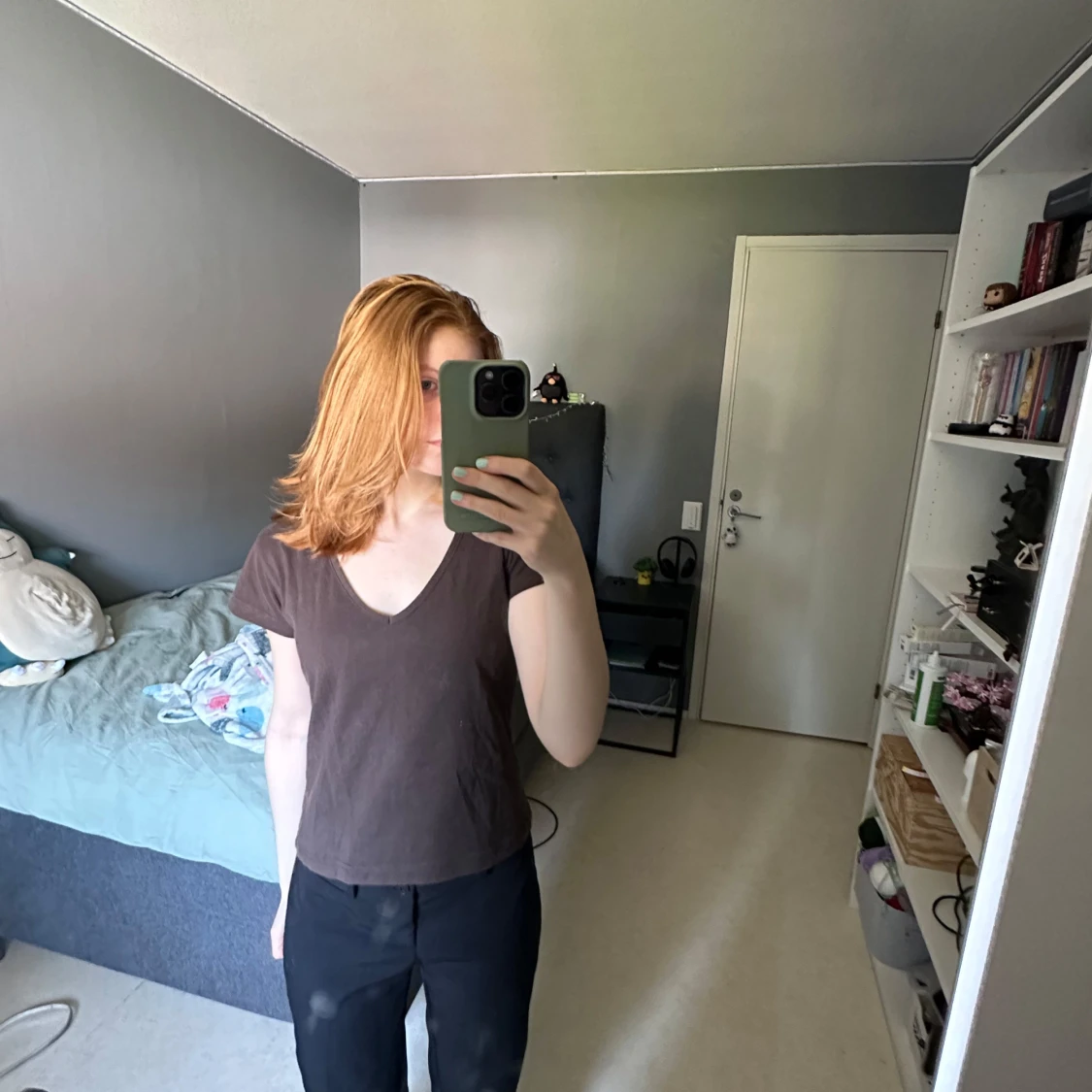 Brun v-ringad topp  - 2