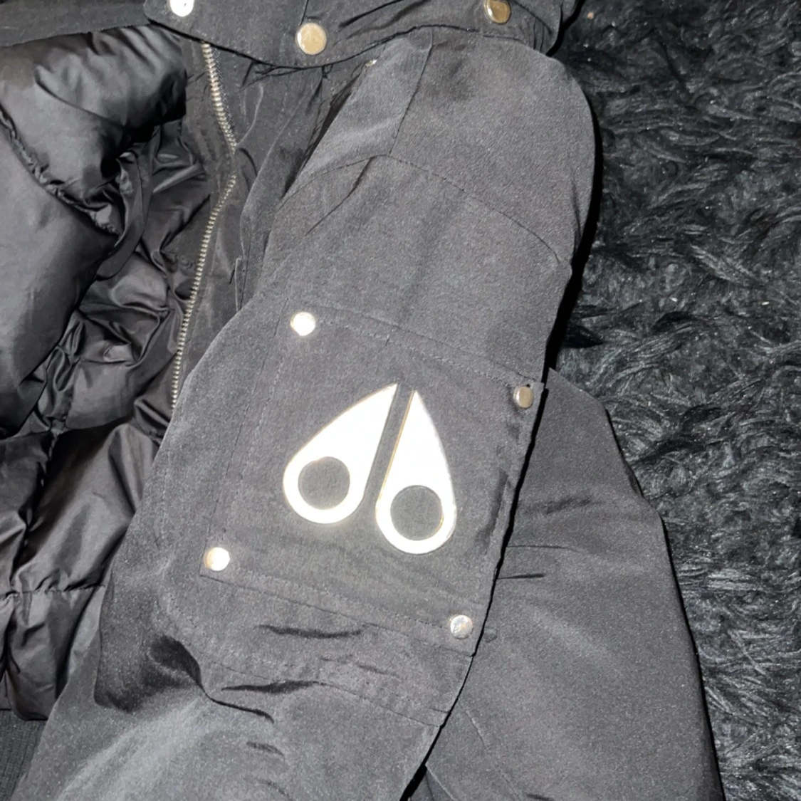 Svart pufferjacka från Moose Knuckles - 2