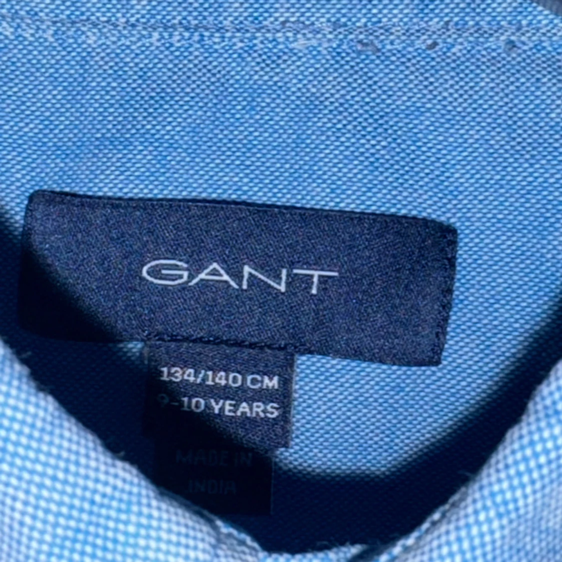 Blå skjorta från GANT, barnstorlek