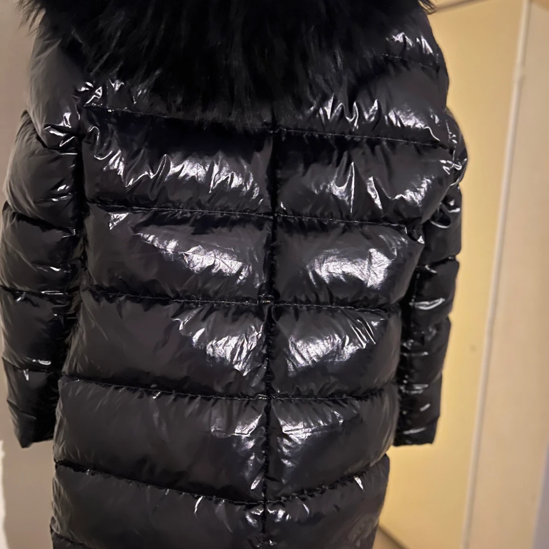 Gloss jacket all black, svart vinterjacka med svart päls - 2