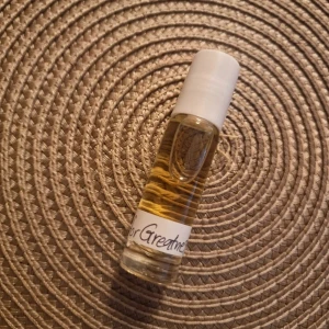 Olja parfym (Oud for Greatness) - Denna parfymolja är koncentrerad och den är inspirerad av Initio Parfums Oud for Greatness. Helt nytt! 10ml