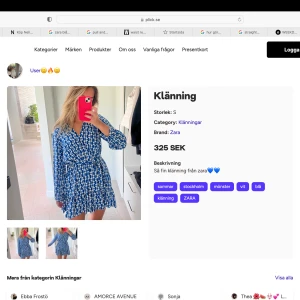 Somrig Zara klänning  - Så snygg blå och vit klänning från Zara! Sparsamt andvänd, inga defekter. Säljer då den tyvärr inte kommer till andvändning. Första två bilderna är lånade. 🥰