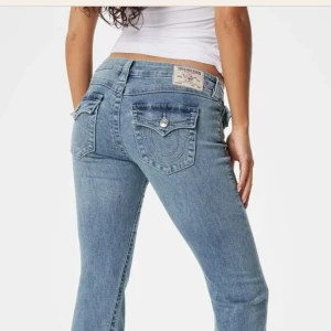 True Religion jeans - Treue religion joey low rise flare, använda fåtal gånger. De sitter superfint! Strl: 29. Jättebra skick💕