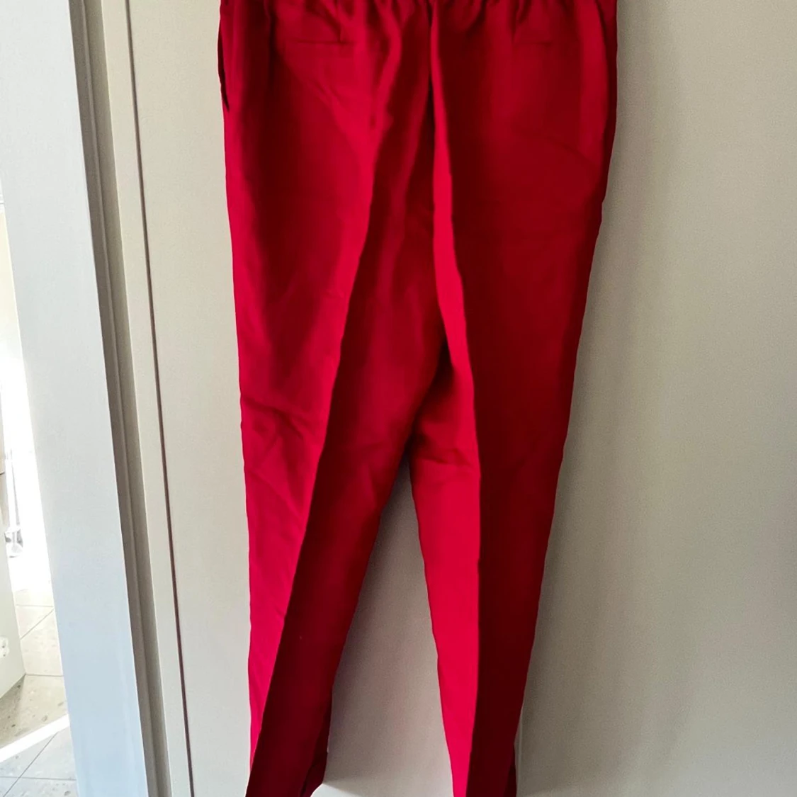 Röda byxor från Massimo Dutti - 1