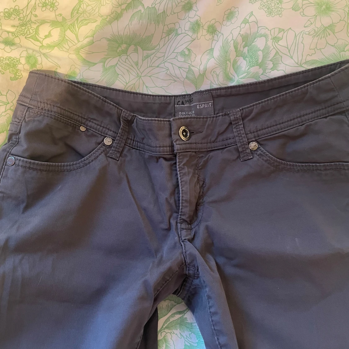 low rise byxor från Esprit - 1