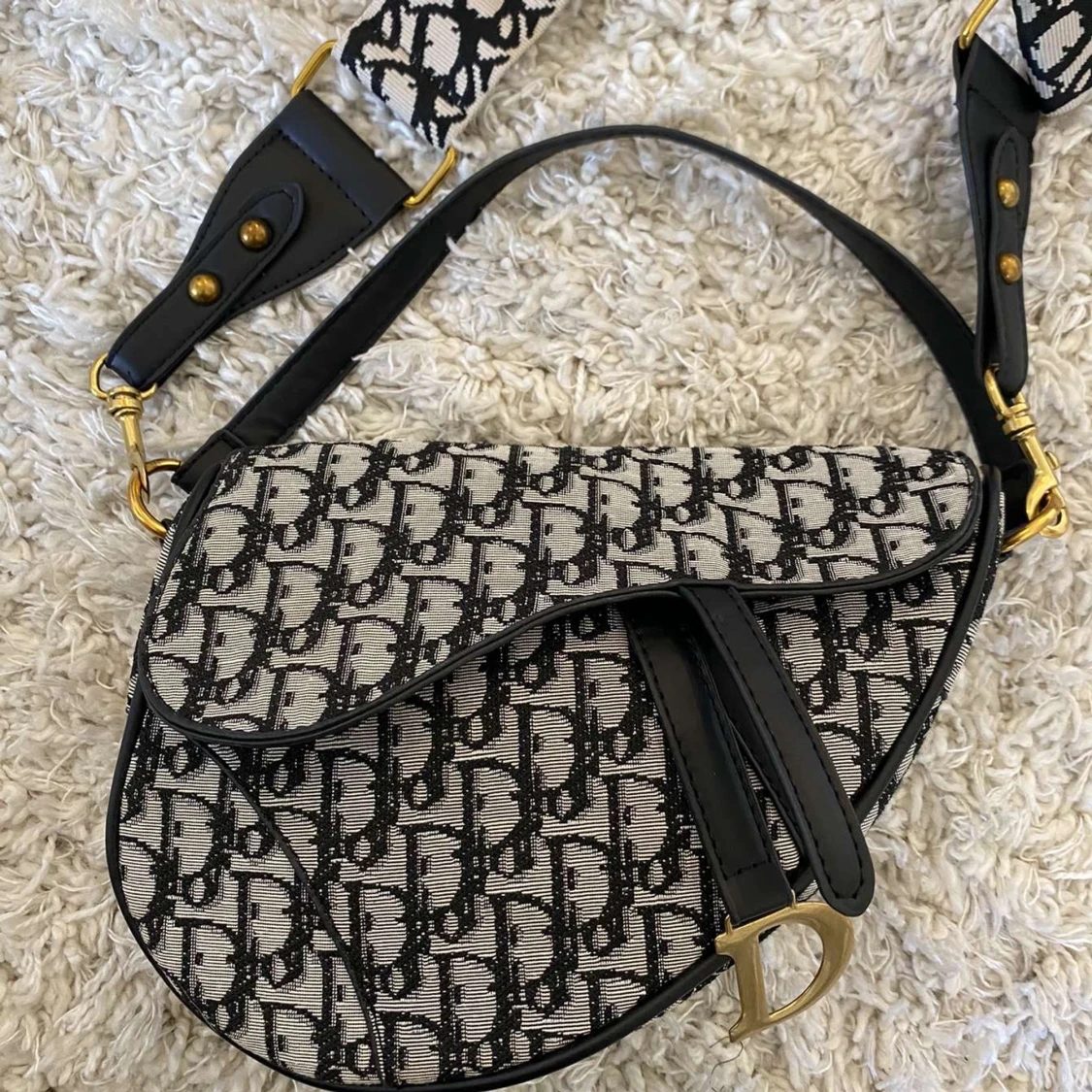 Oanvänd handväska  - 1