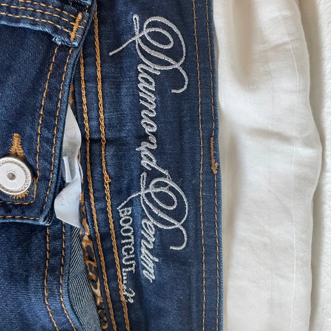 Mörkblå bootcut jeans från Diamond Denim - 2