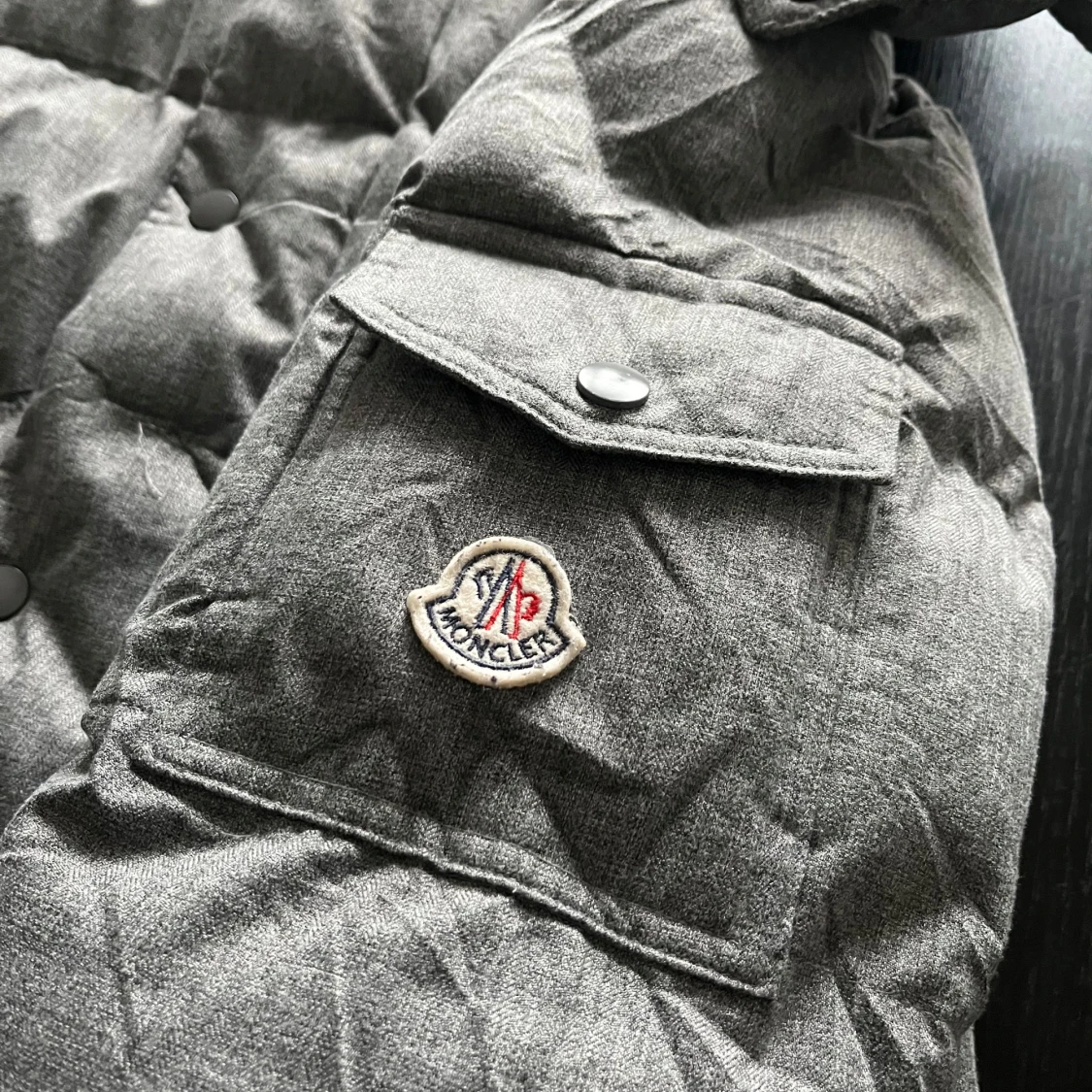 Grå dunjacka från Moncler - 1