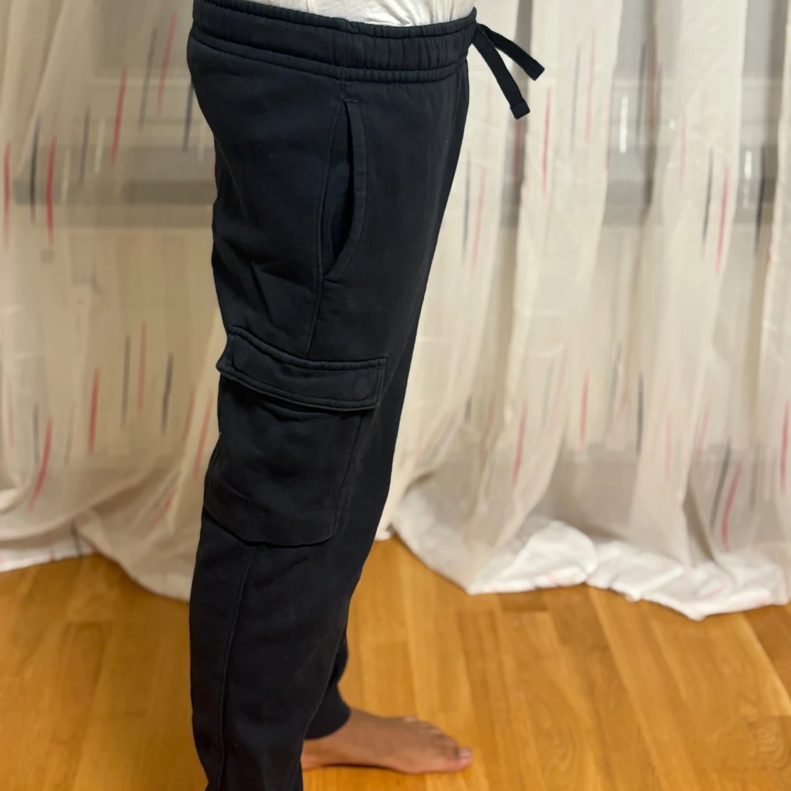 Svarta mjukisbyxor från Nike med tryck - 2