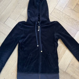 Svart vintage juicy couture hoodie - Svart vintage juicy couture, storlek XS