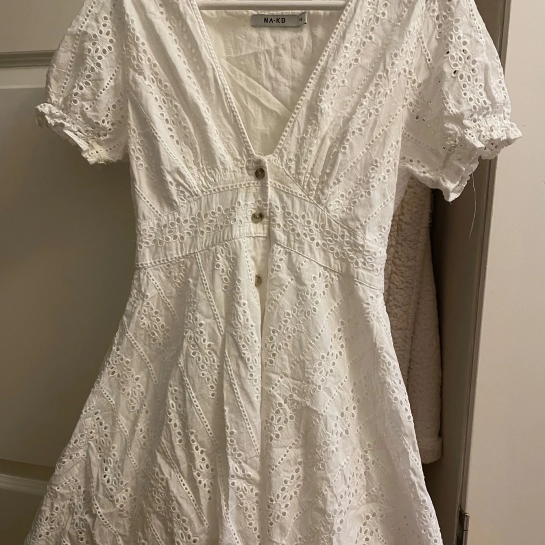 Vit klänning från NA-KD - 90