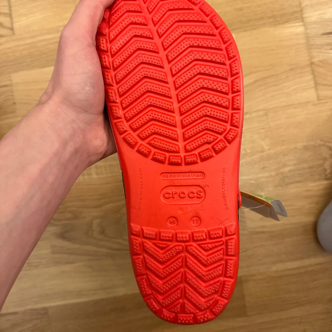 Röda Crocs med Blixten McQueen - 2