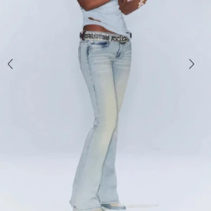 Cheap Monday Jeans - Säljer dessa fina jeans då de ej passade mig! 💕 Lappen där bak är avspräddad men det syns ej😊 