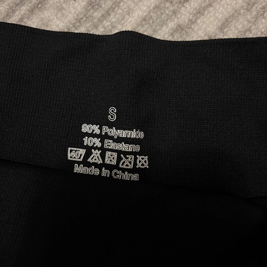 Helt nya träningsshorts i svart och grå - 3