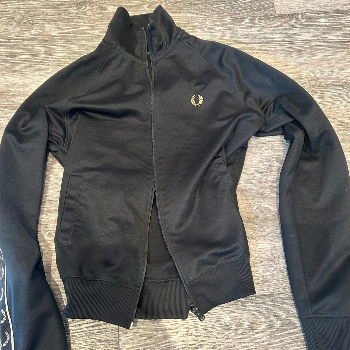 Fred Perry zip up crewneck 