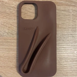 Rhode skal - Rhode skal för iphone 13. Måste tyvärr sälja då jag köpt ny mobil🩷