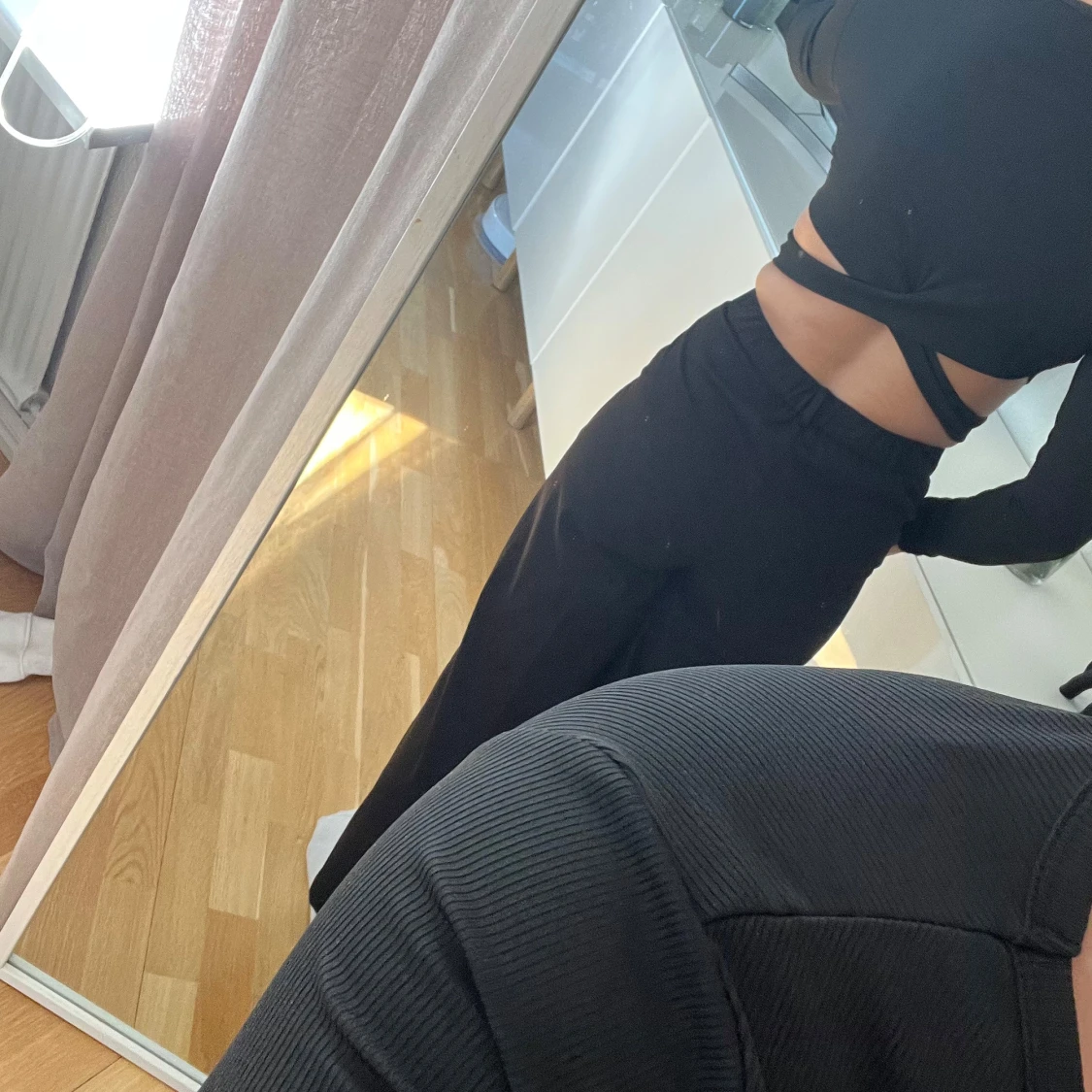 Svart topp från SHEIN  - 1