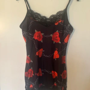 Linne fr Insanity M/L - Helt nytt linne Storlek M/L. Från Insanity,