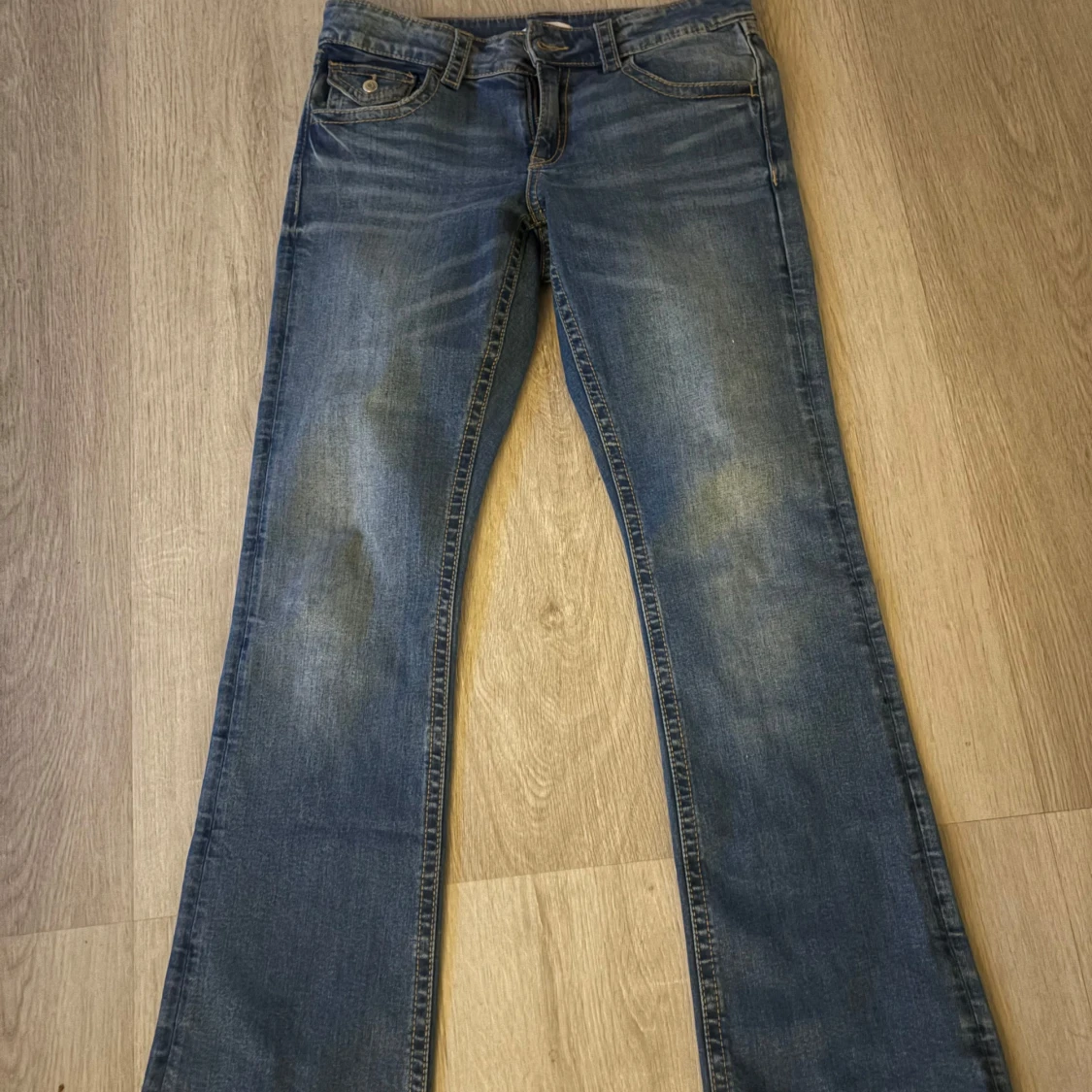 Blå bootcut jeansbyxor - 3