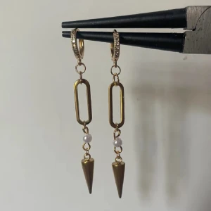 Örhängen - Jättefina örhängen jag har gjort!! Såklart helt oanvända💓