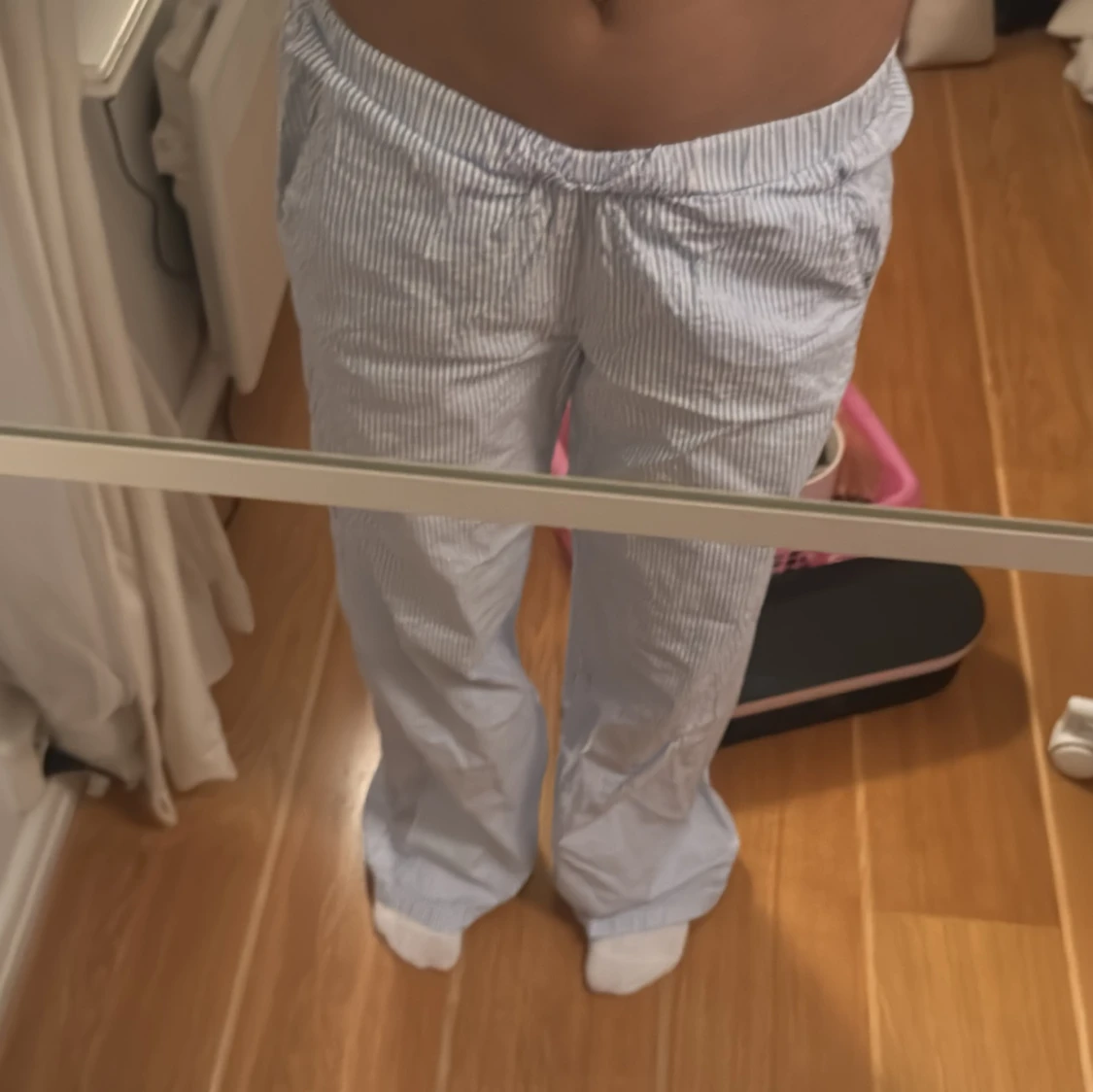 Blåvitrandiga byxor  - 1