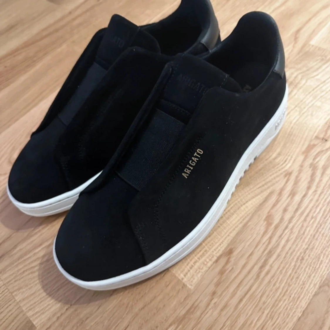 Svarta sneakers från Axel Arigato