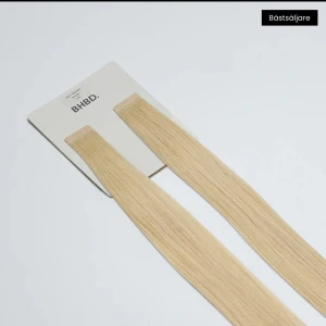 Bhbd löshår - Säljer 4 paket 50cm löshår från bhnd. 2 paket av den första färgen, 1 paket av andra bilen och 1 paket av de på 3 bilden. Använt de i 4 månader med 1 omsättning och så fin kvalitet. Sista bilden ser man ut löshåret ser ut i dagsljus. Köptes för 8500kr och säljer allt för 2000kr