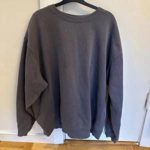 Mörkgrå oversized sweatshirt - Tröja från weekday