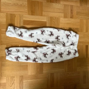 jul pyjamas/Mjukisbyxor - Från new yorker knappt använda 