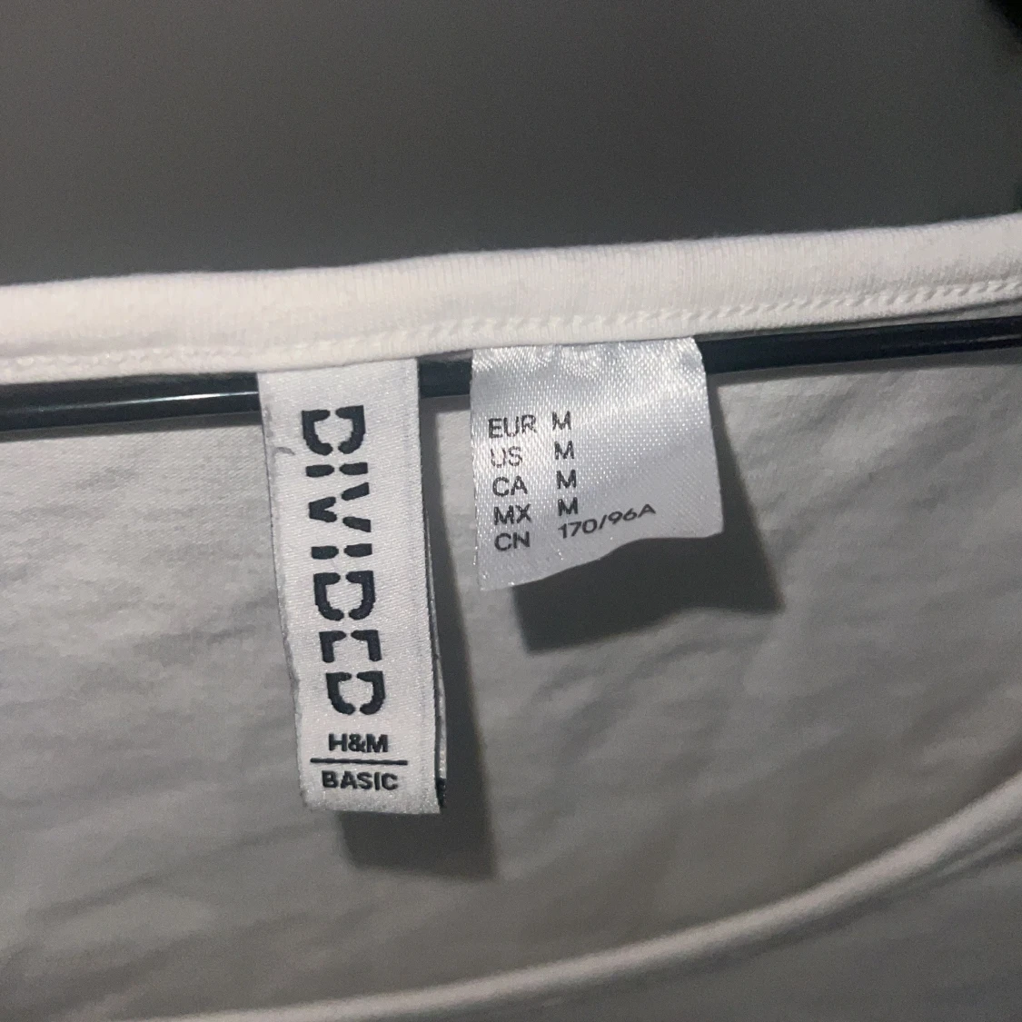 Vit croppad t-shirt - 1