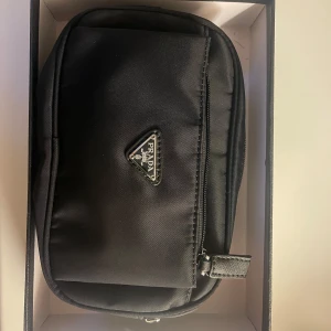 Prada väska  - Fint skikt. Oanvänd.