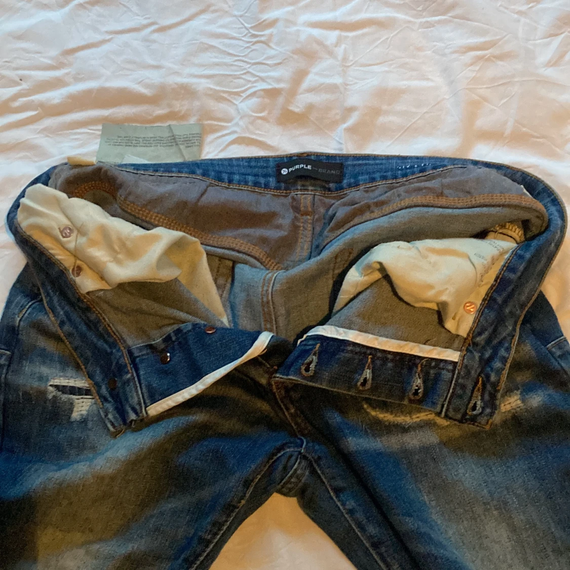 Blå distressed jeans från Purple Brand - 2