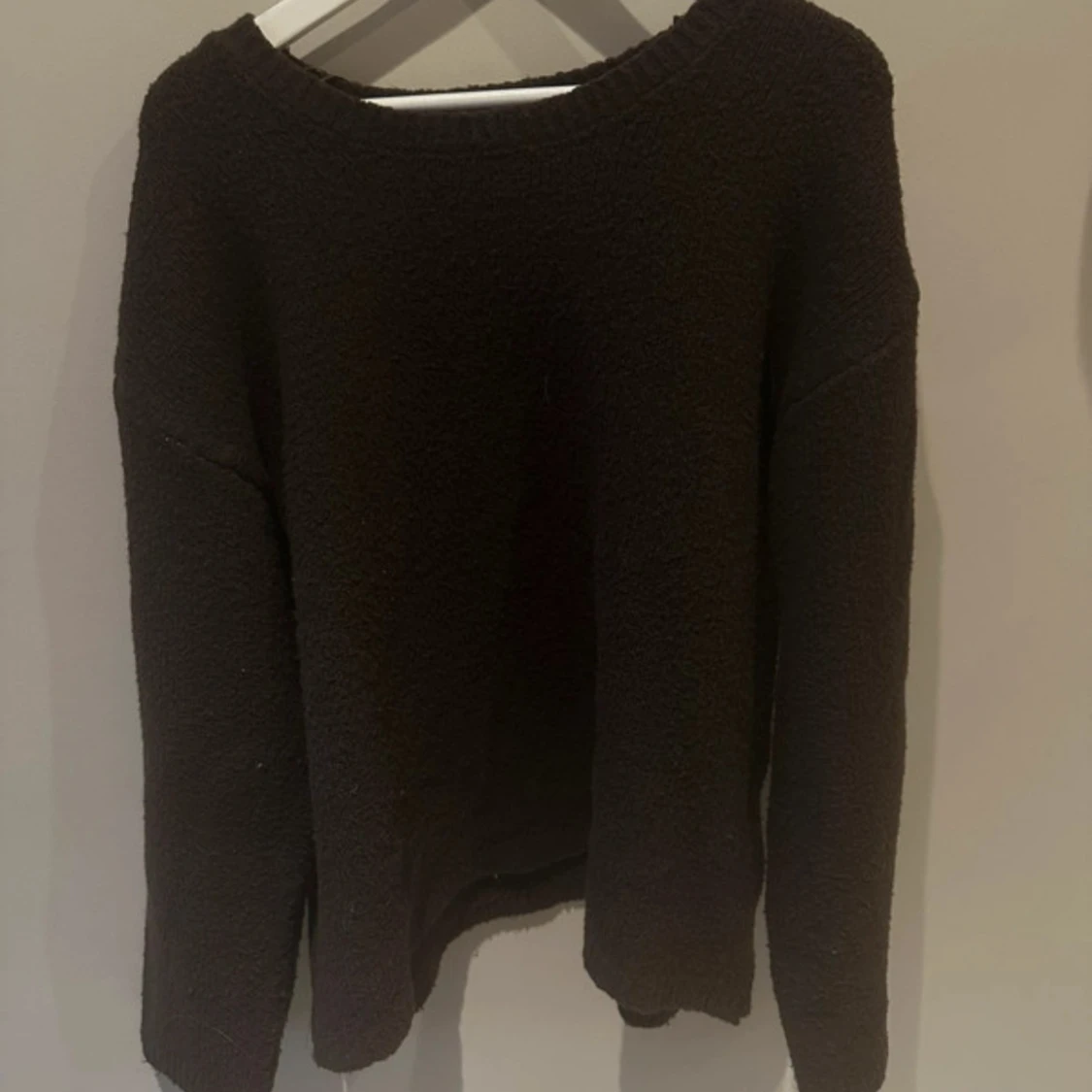 Mörkbrun stickad tröja från BikBok