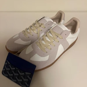 Helt nya Maison Margiela Gats + korthållare - Allt är helt nytt, ingår en korthållare som syns på första bilden. Obs, lnt3 0rgínaI