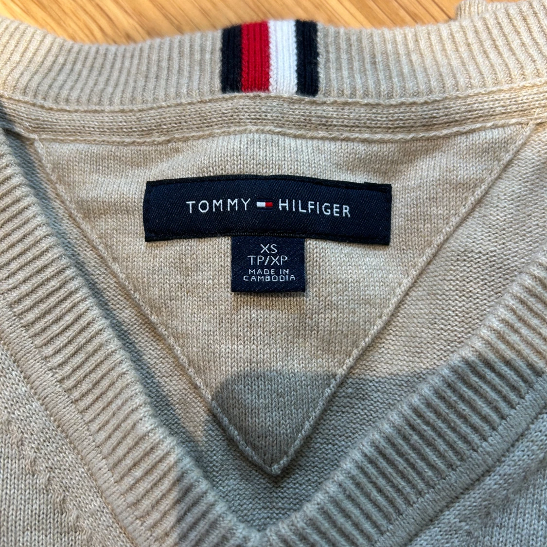 Beige v-ringad tröja Tommy Hilfiger XS - 3