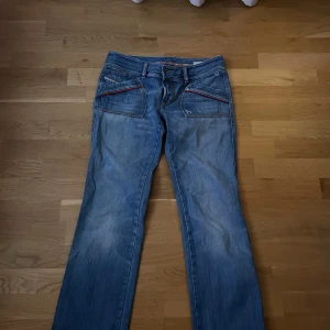 Diesel jeans  - Super fina diesel byxor säljes då om inte kommer till andvänd💕  W 30 L 32