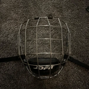 Jofa galler 480  - Säljer ett Jofa galler 480 L som är i väldigt gott skick iprincip inge rost bara lite lite på insidan av gallret men annars ingeting hör av er för mer funderingar osv