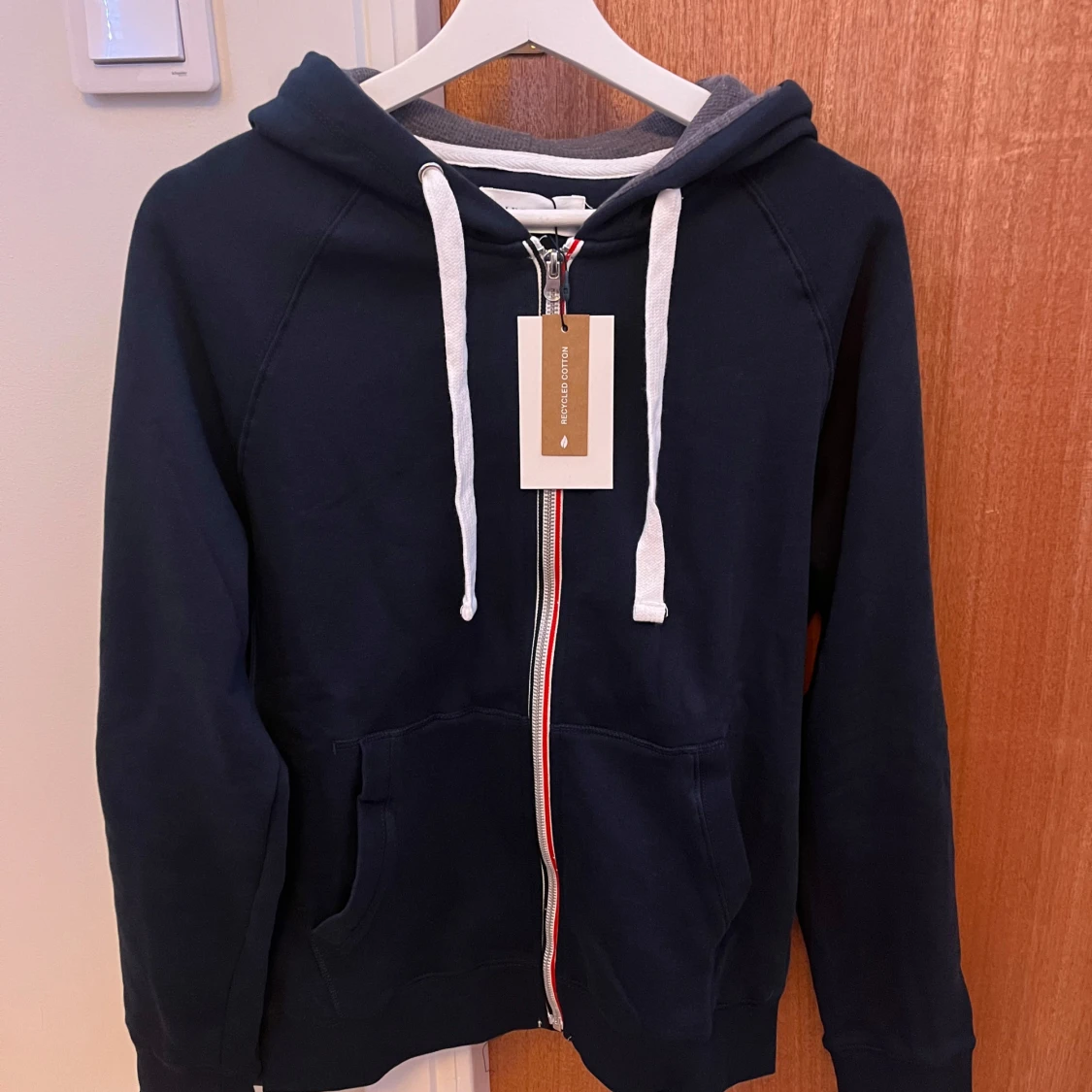 Pier One zip ny med prislapp - 1