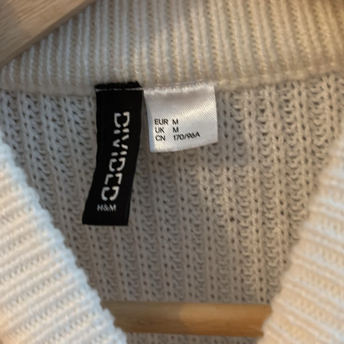 Vit stickad tröja Divided - 2