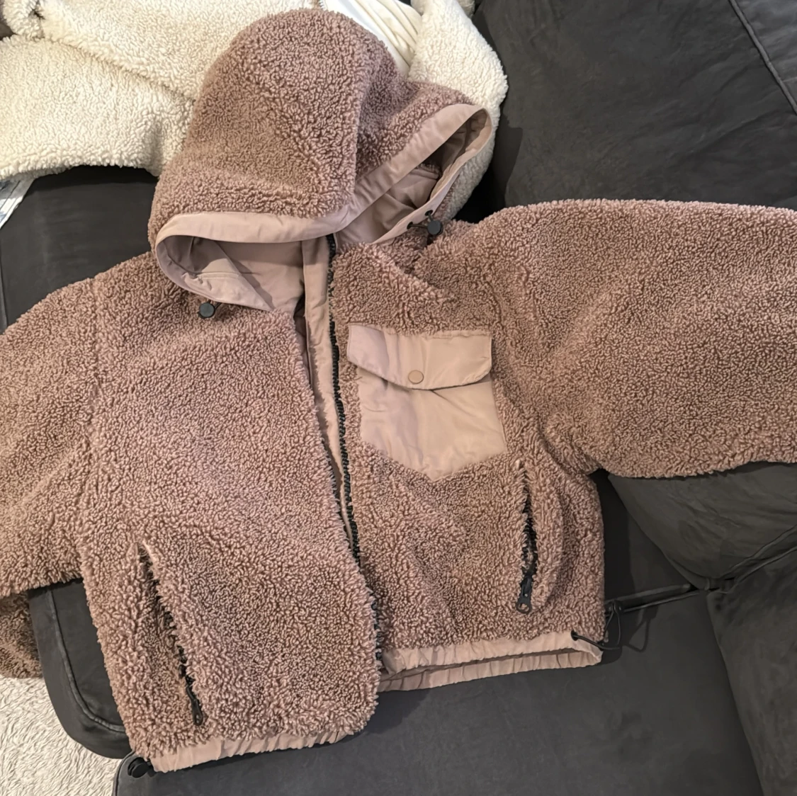 Brun teddyjacka från Zara