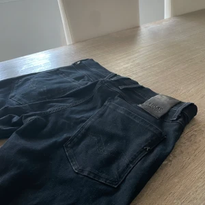 Replay anbass hyperflex - Replay jeans [] Skick 10/10 [] Storlek 31/32 [] Pris 399 []Fraktar via Postnord på köparens beskostnad[] Hör av dig vid minsta fråga eller fundering!
