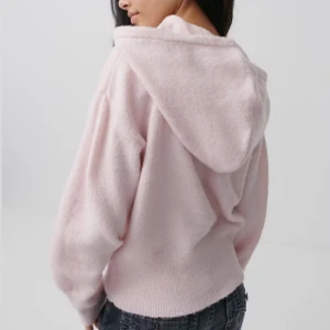 Stickad hoodie - Stickad hoodie från Gina Young i strl 170 vilket motsvarar S ungefär, använd 2 gånger så som ny🌸