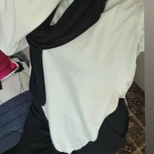 Vit långärmad blus - Jätte fint ❤️