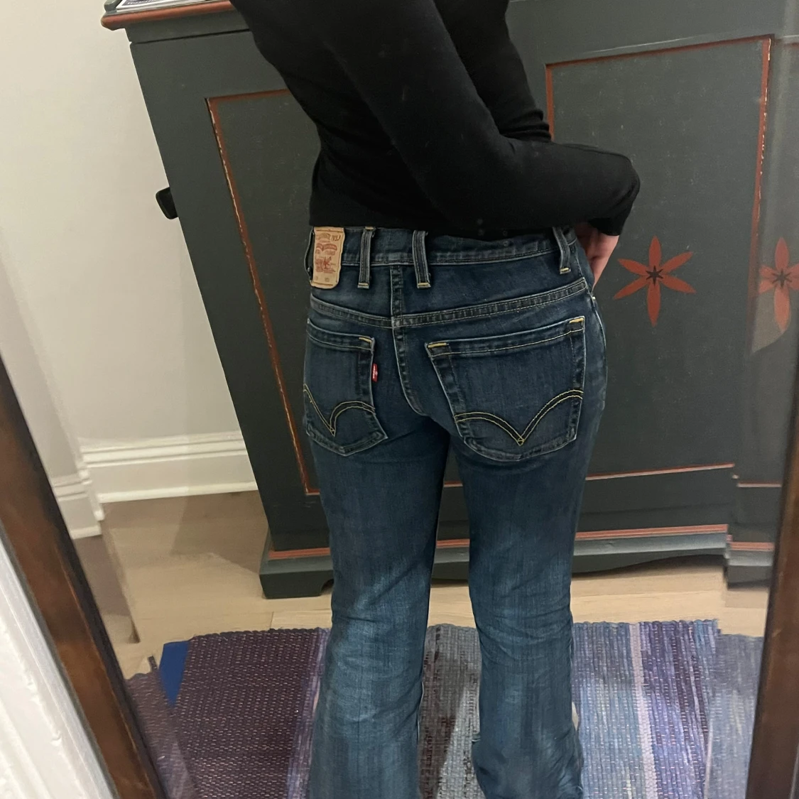 Blå låg midjade jeans från Levis