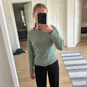 Stickad tröja - Säljer denna stickade Vero Moda tröjan i storlek XS💕 Bra skick