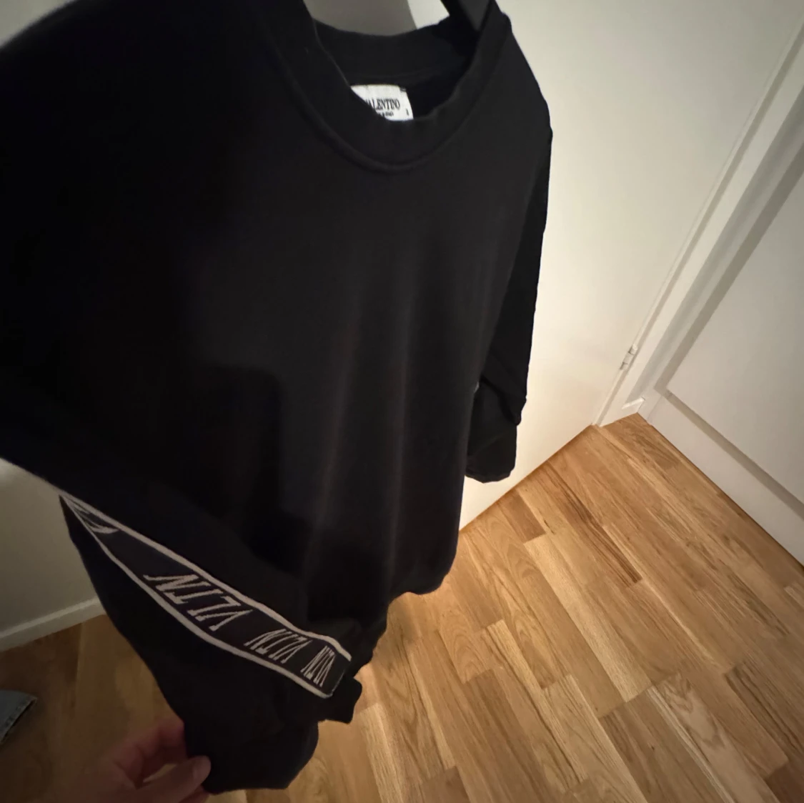Svart Valentino sweatshirt med VLTN-band - 2