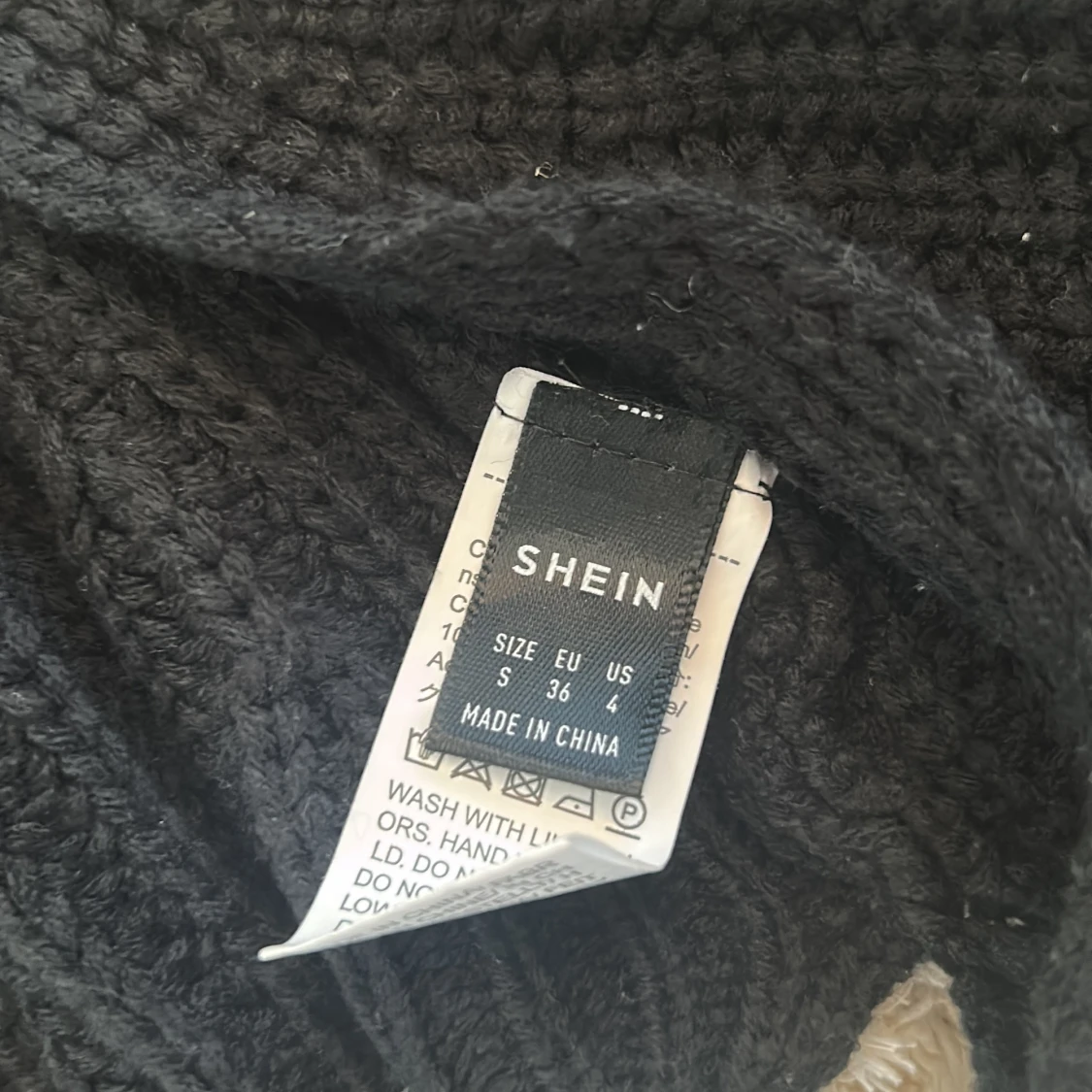 Svart croppad stickad väst från SHEIN - 3